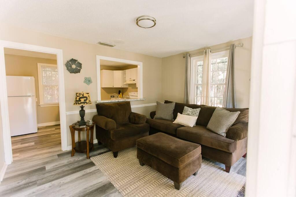 모빌 Cozy Downtown Gem Fully Equipped Free Parking 빌라 외부 사진