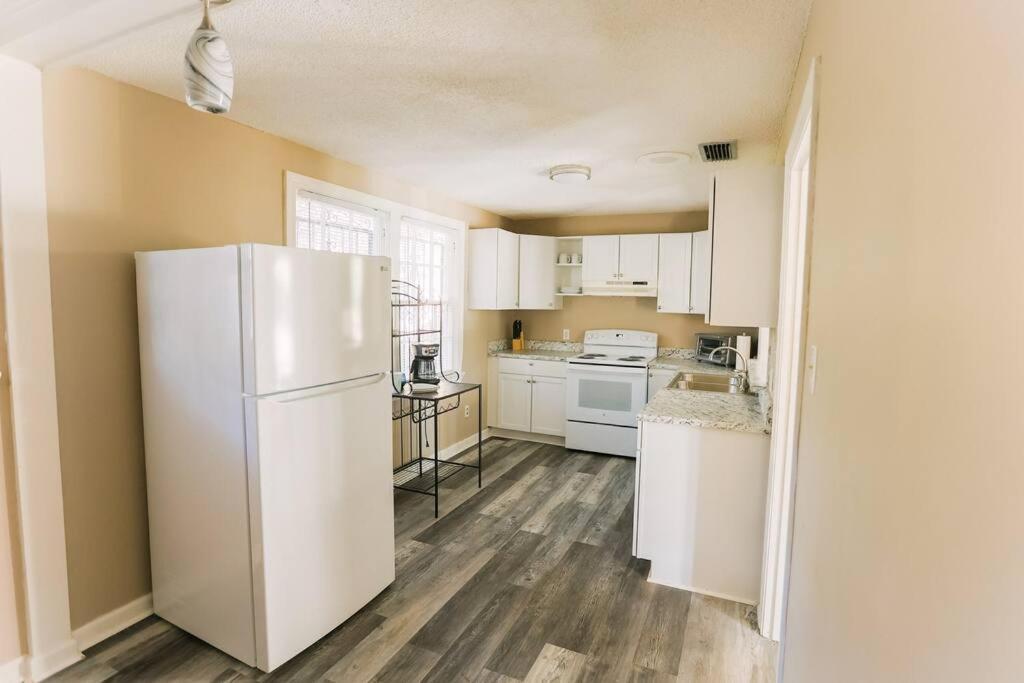 모빌 Cozy Downtown Gem Fully Equipped Free Parking 빌라 외부 사진