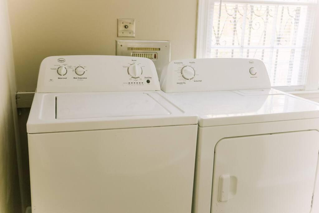 모빌 Cozy Downtown Gem Fully Equipped Free Parking 빌라 외부 사진