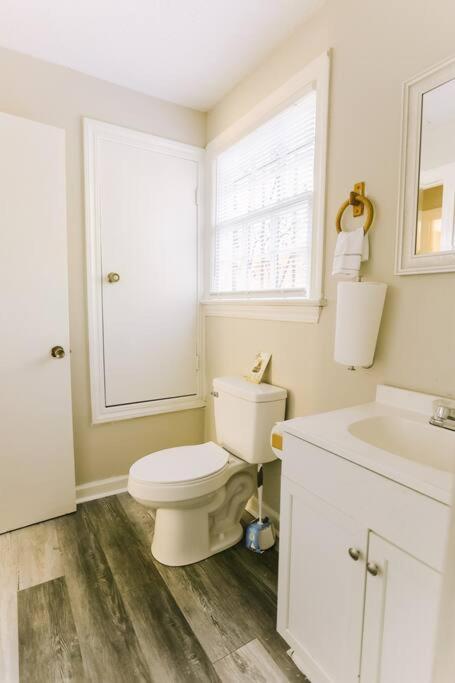 모빌 Cozy Downtown Gem Fully Equipped Free Parking 빌라 외부 사진
