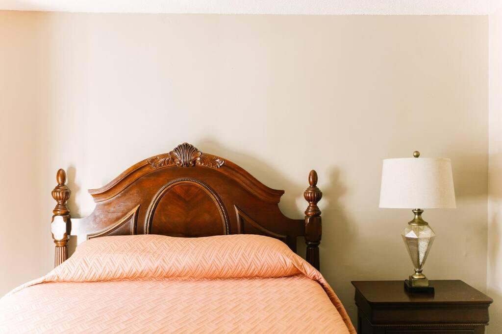 모빌 Cozy Downtown Gem Fully Equipped Free Parking 빌라 외부 사진